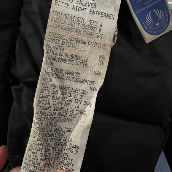 Burgundy Canada Goose Trillium Parka Size Medium - Picture 7 of 8